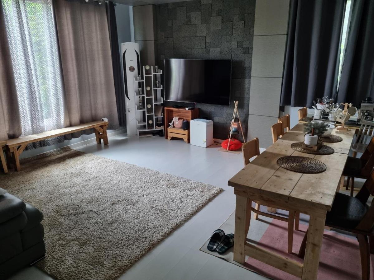 Gashi Sarang Acomodação com café da manhã Seogwipo Exterior foto