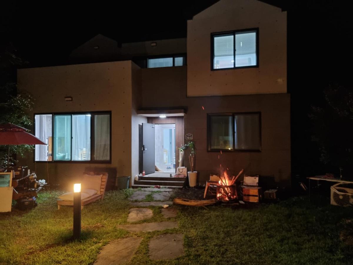 Gashi Sarang Acomodação com café da manhã Seogwipo Exterior foto