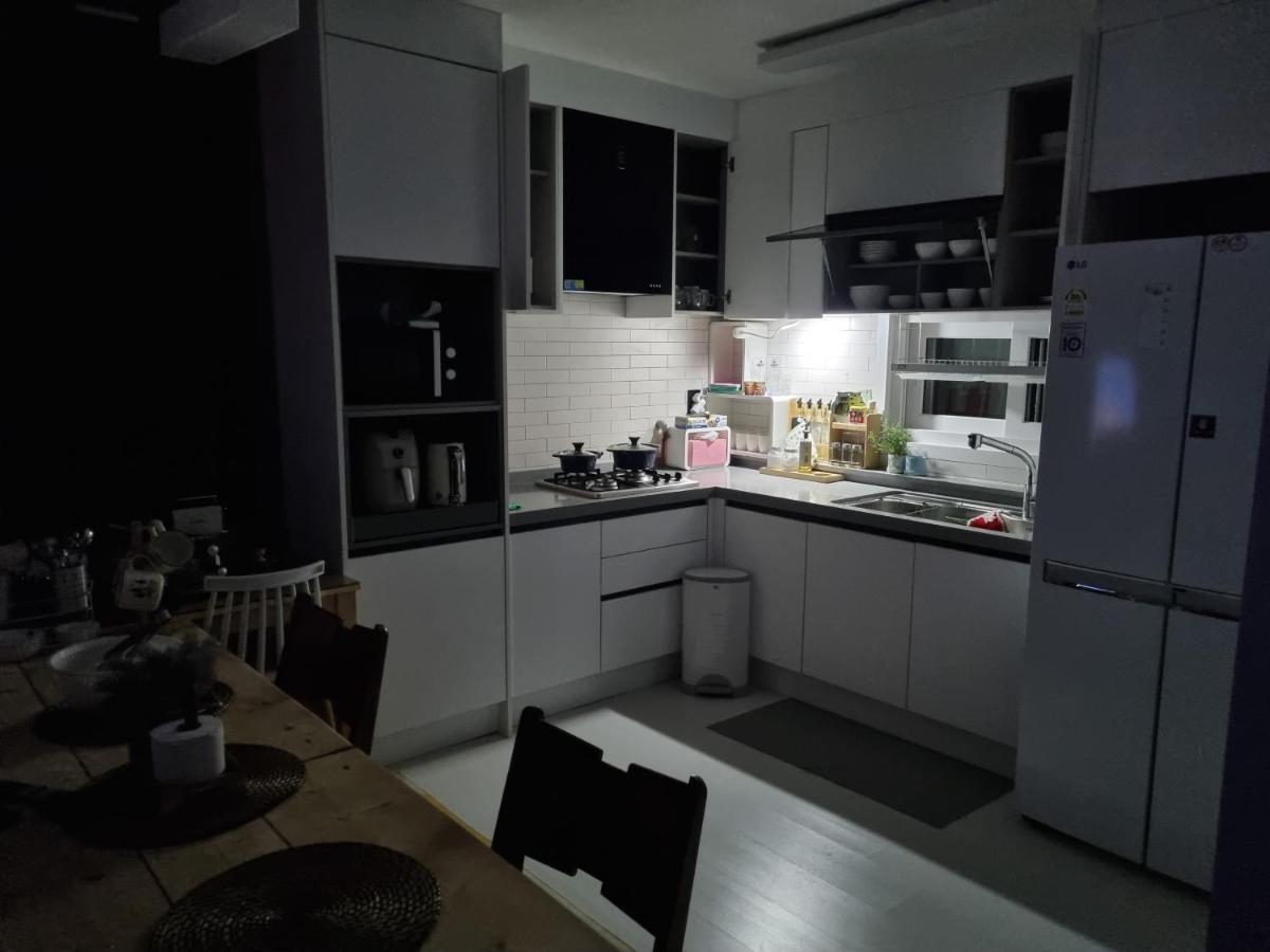 Gashi Sarang Acomodação com café da manhã Seogwipo Exterior foto